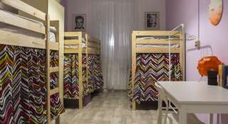 Хостел «Бла Бла»  Краснодар Кровать в общем шестиместном номере для женщин-4