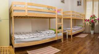 Хостел «Бла Бла»  Краснодар Кровать в общем номере для мужчин и женщин с 8 кроватями-2