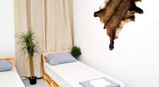 Хостел «Бла Бла»  Краснодар Двухместный номер с 2 отдельными кроватями-4