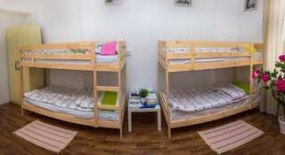 Хостел «Бла Бла»  Краснодар Кровать в общем номере для мужчин и женщин с 8 кроватями-3