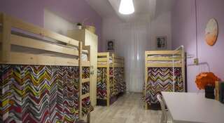 Хостел «Бла Бла»  Краснодар Кровать в общем шестиместном номере для женщин-3