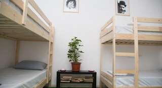 Хостел «Бла Бла»  Краснодар Кровать в общем четырехместном номере для мужчин и женщин-2